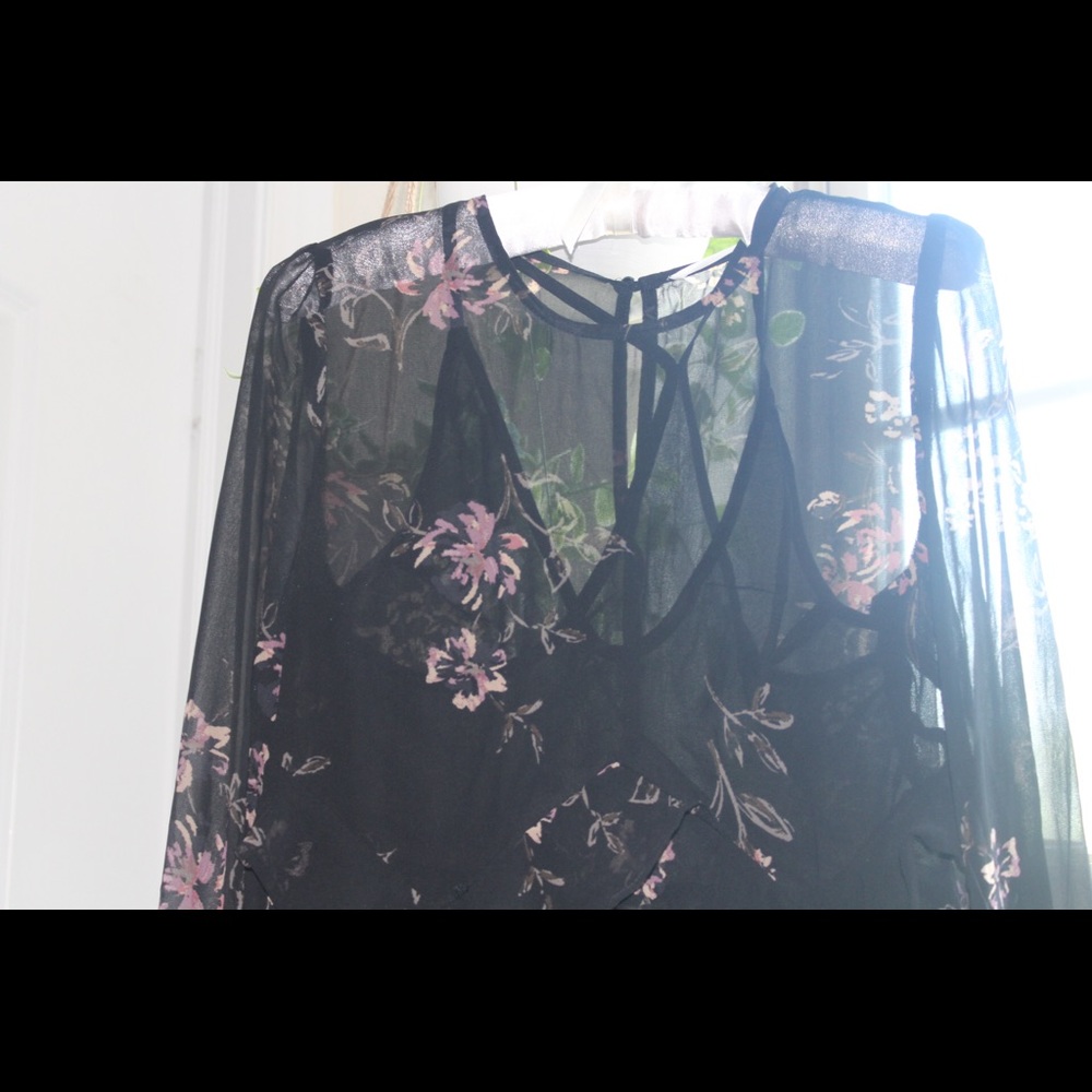 Beautiful lightweight floral black dress worn once